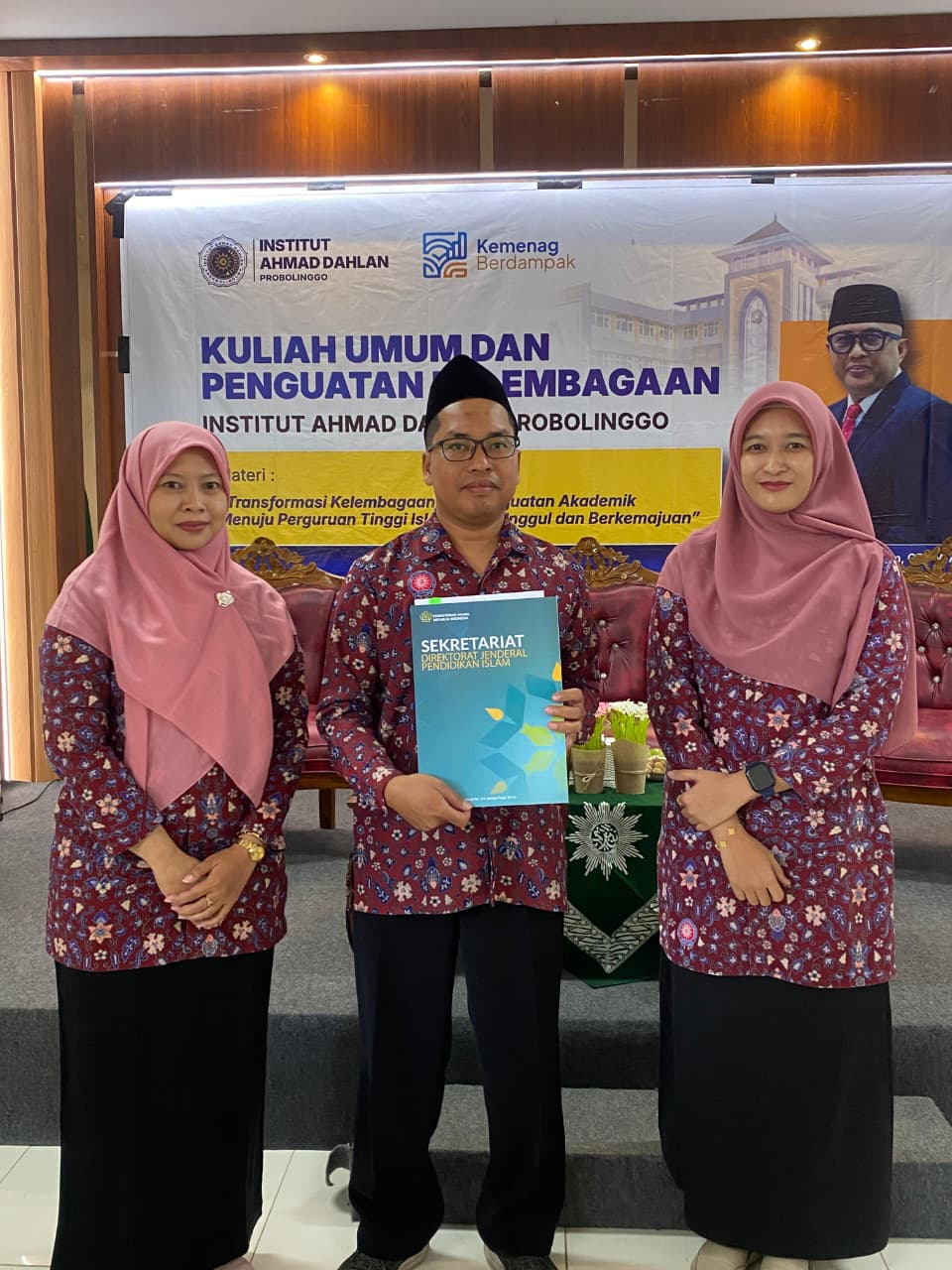 Alhamdulillah, selamat dan sukses atas diterimanya SK Program Studi Hukum Keluarga Islam (HKI).