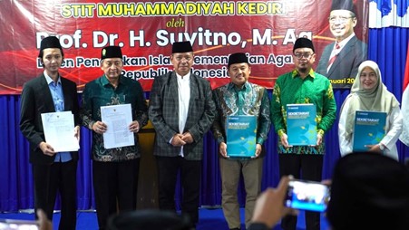 STIT Muhammadiyah Kediri Terima SK Program Studi PGMI dan Pembinaan Kelembagaan dari Dirjen Pendidikan Islam Kemenag RI